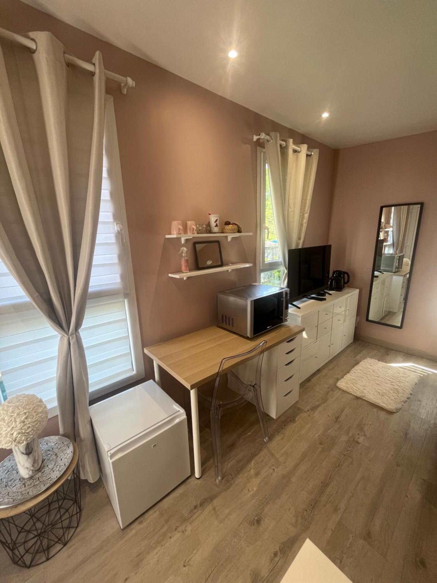 Appartamento Dependance Prive Saint-Thibault-des-Vignes Esterno foto